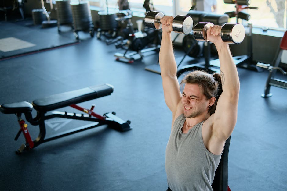  Wie lange braucht man, um 1 kg Muskeln aufzubauen?